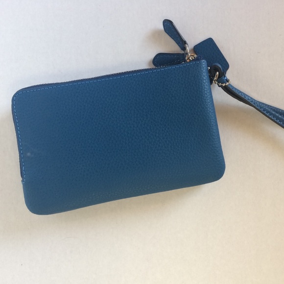 Coach Wristlet Blue - Picture 2 of 2